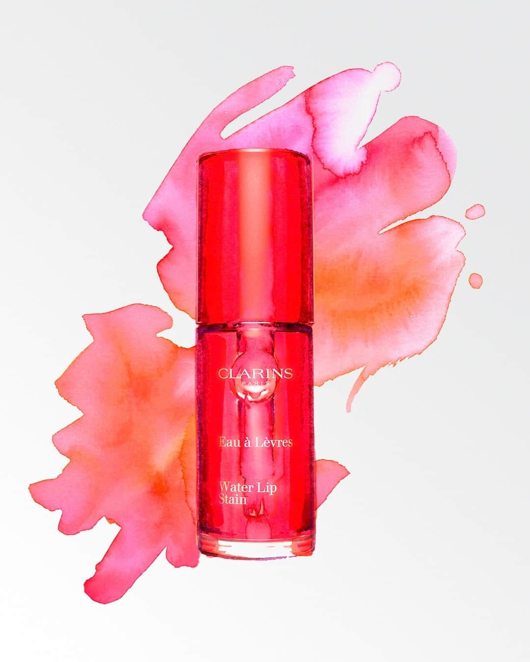 Clarins Españaのインスタグラム：「¿Mascarilla + labios maquillados? 💋😷  ¡Con Water Lip Stain es posible!  Su color modulable no se transfiere a la mascarilla y se mantiene todo el día.  Además, gracias al extracto de Aloe Vera bio, tus labios también se mantendrán suaves e hidratados. 💧  ¿Cuál es tu tono favorito?  #Clarins #ClarinsMakeUp #WaterLipStain」