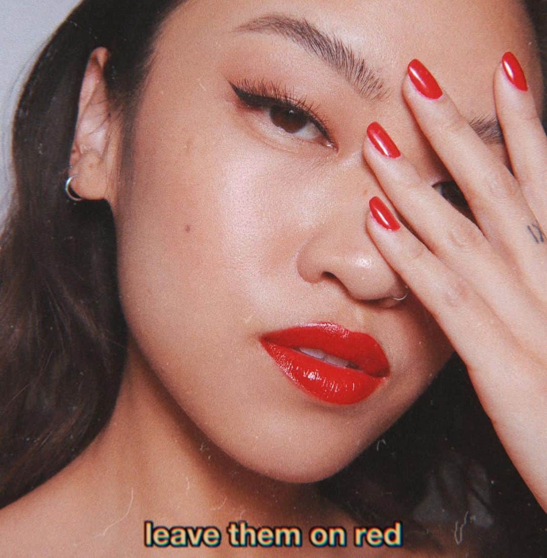 Revlonのインスタグラム：「Ditch the relationship drama for the red lip drama #LeaveThemOnRed  @heysandylin is in NEW #ColorStay Satin Ink in My Own Boss (019)」