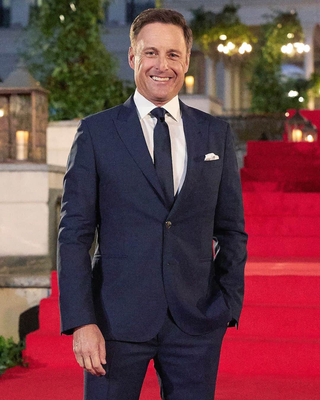 Just Jaredさんのインスタグラム写真 - (Just JaredInstagram)「Chris Harrison will be temporarily “stepping aside” as host of The Bachelor amid the racism controversy surrounding the show. Tap this photo at the LINK IN BIO for his full statement and more on the story. #TheBachelor #ChrisHarrison Photo: ABC」2月14日 4時51分 - justjared