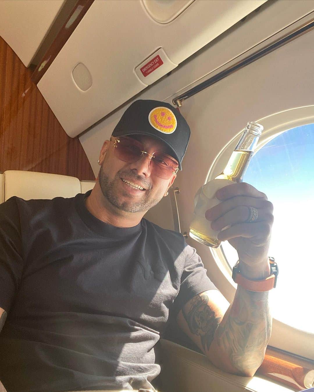 ウィジンのインスタグラム：「Una cervezita ,20 minutos después 😴😂😂😂😂😂😂😂😂😂😂😂😂😂」