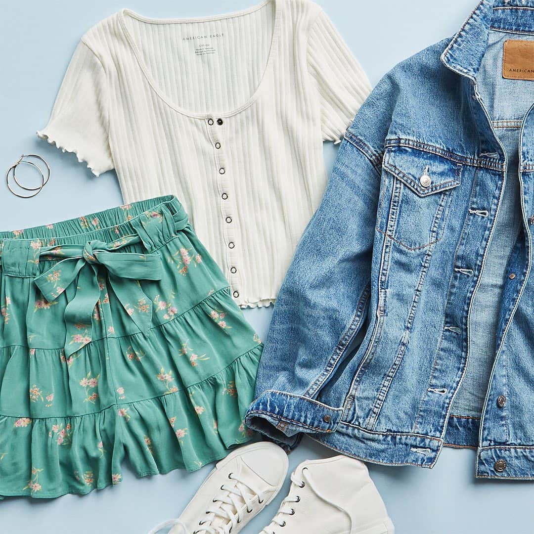 American Eagleさんのインスタグラム写真 - (American EagleInstagram)「Soft, swingy shorts are ✨it✨  Add a baby tee & a denim jacket for ultimate spring vibes.」2月14日 5時12分 - americaneagle