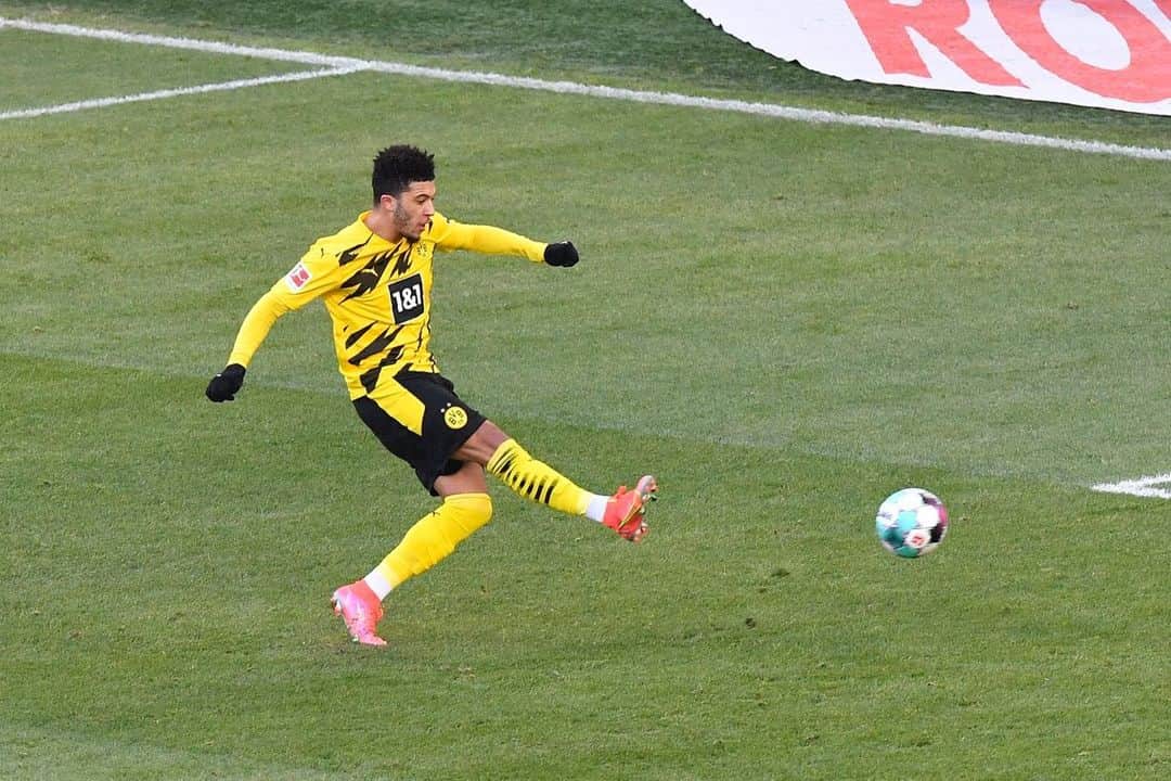 ジェイドン・サンチョのインスタグラム：「Frustrating result. 😤⚽️」