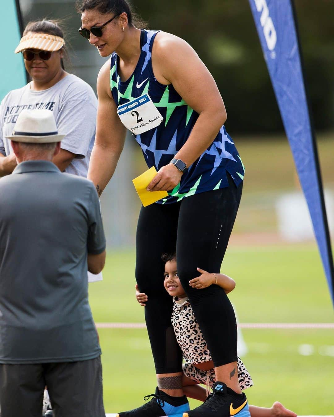 バレリー・アダムスさんのインスタグラム写真 - (バレリー・アダムスInstagram)「So blessed to share the podium with my princess 💕 18.68m yesterday at the Porritt Classic. Solid series. A little happier and a little frustrated but heading in the right direction. #roadtotokyo #athletemum #reality   📸 @alishalovrich」2月14日 5時21分 - valerieadams84