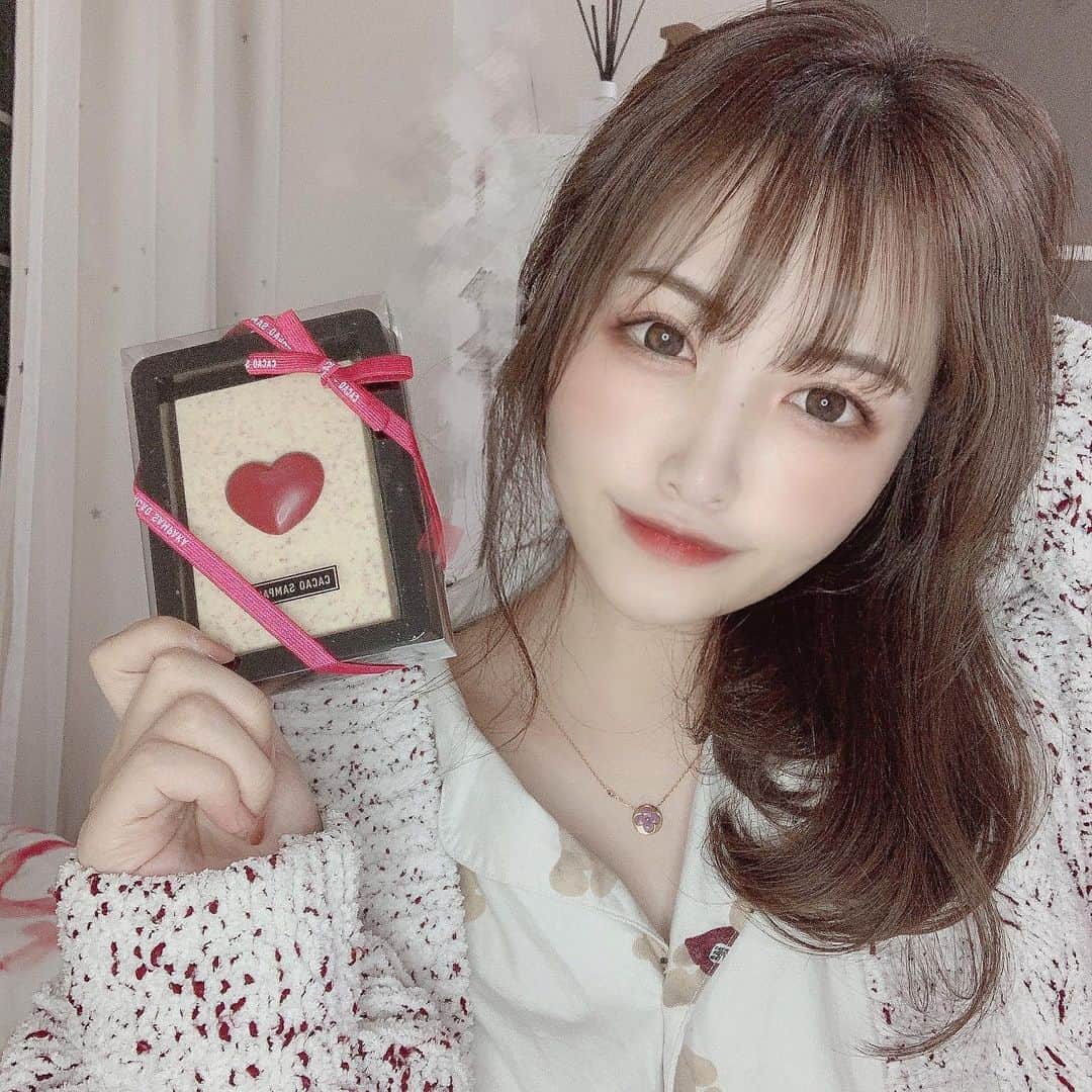 餃子のりさちゃんのインスタグラム：「HappyValentine💝🤍 大本命チョコレートです🤞♥️♥️  #バレンタイン」