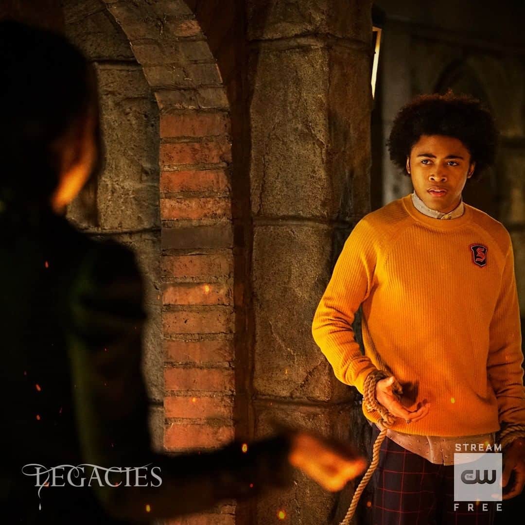 The CWのインスタグラム：「MG's in trouble. Stream a new episode of @cwlegacies free only on The CW!」