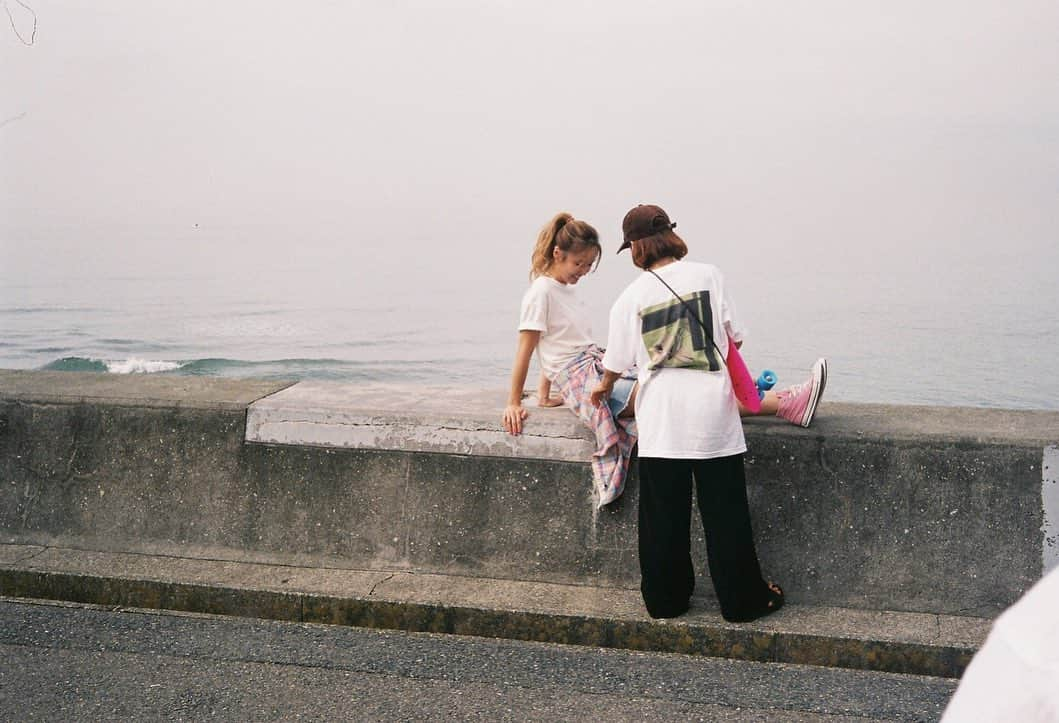 Ami さんのインスタグラム写真 - (Ami Instagram)「これはPacificDRIVEIN七里ヶ浜で撮影した時の🏄‍♀️✨ 大好きな人たちとの仕事は、そりゃもうただただ楽しいよね‼︎ Photoby @toriicamera」2月14日 15時43分 - ami_dream05