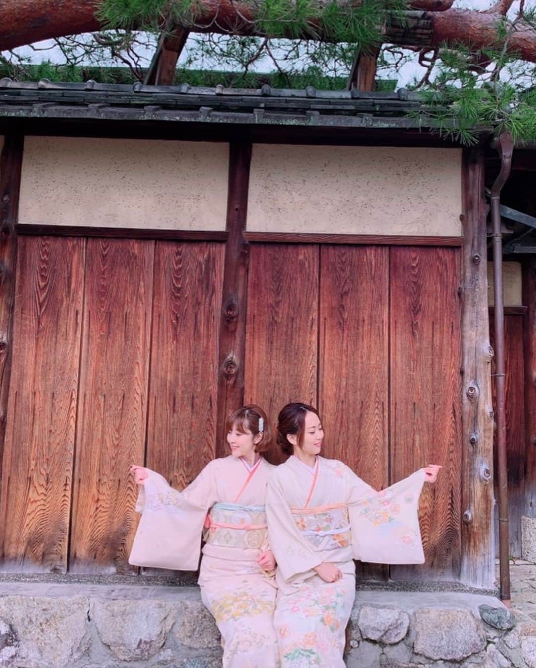 相沢礼子さんのインスタグラム写真 - (相沢礼子Instagram)「去年の今頃は、ゆーちゃんとお着物を着させて貰って京都へ😊💕 楽しかったなぁ🥰 また京都に行きたいです^ ^  #wasou @enishi_photo_wedding #エニシフォト #enishiphotowedding @enishi_beauty   写真は去年のものです。 #着物 #京都 #photooftheday  #photo #happy #love #friends  #みなさんに良いことありまように♡ #相沢礼子　 #japan」2月14日 16時05分 - reikoaizawa828
