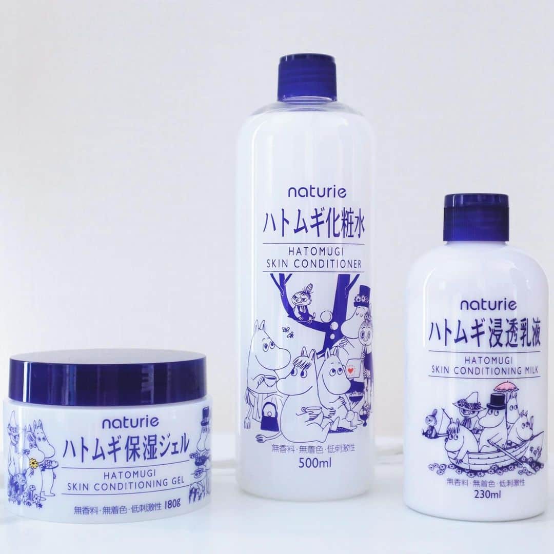 美的 Biteki's official Instagram! さんのインスタグラム写真 - (美的 Biteki's official Instagram! Instagram)「「ナチュリエ」×「ムーミン」のコラボアイテムが今年も限定で発売✨﻿ ﻿ ハトムギ化粧水でおなじみの「ナチュリエ」と、北欧生まれの人気キャラクター「ムーミン」がコラボレーション🌟﻿ 今回のコラボでは、化粧水・保湿ジェルに続き、昨年発売された乳液も仲間入りしています♪♪﻿ ﻿ ムーミンとその仲間たちがデザインされたボトルには、それぞれ差し色のアクセントが💓﻿ ついつい眺めたくなるほど可愛いムーミンのデザインパッケージで、毎日のスキンケアタイムがより楽しくなること間違いなし🍀﻿ ﻿ 即完売必至の限定アイテムなので、ぜひ早めにチェックしてみてくださいね👀❣️﻿ ﻿ 【商品情報】﻿ ナチュリエ﻿ ハトムギ化粧水 限定ムーミンデザイン 500ml ￥650（税抜）﻿ ハトムギ保湿ジェル 限定ムーミンデザイン 180g ￥900（税抜）﻿ ハトムギ浸透乳液 限定ムーミンデザイン 230ml ￥750（税抜）﻿ ﻿ 2月17日より、全国のドラッグストア・大型スーパー・バラエティストア※にて、数量限定で発売スタート﻿ （※ 一部店舗にて販売）﻿ ﻿ #ナチュリエ #ムーミン #ムーミンコラボ #ハトムギ化粧水 #ハトムギ #化粧水 #乳液 #保湿ジェル #スキンケア #保湿ケア #限定 #限定コスメ #美的 #biteki」2月14日 16時12分 - bitekicom