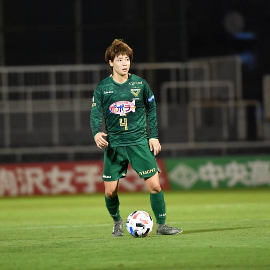 東京ヴェルディさんのインスタグラム写真 - (東京ヴェルディInstagram)「Happy Valentine’s Day💚⚽️﻿ 今年は選手のユニ撮影がまだのため、可愛いハートポーズをおさえられませんでした、、、🙇‍♀️﻿ ﻿ なので、“ベレーザで1番”と言っても過言ではないスイーツ女子、マヨの手作りスイーツの写真をお届けします！﻿ お菓子作りのポイントは「いつも作っているので感覚です！あとは、味見をして、そこで食べた気持ちになること。みんなが、美味しいと言ってくれるのでまた作っちゃいます（笑）」だそうな🍫﻿ ﻿ ﻿ ﻿ #beleza #ベレーザ﻿ #日テレベレーザ﻿ #日テレ東京ヴェルディベレーザ﻿ #東京﻿ #tokyo﻿ #土光真代﻿ #バレンタインデー #バレンタイン #バレンタイン手作り﻿ #スイーツ女子 #お菓子作り」2月14日 16時25分 - tokyo_verdy