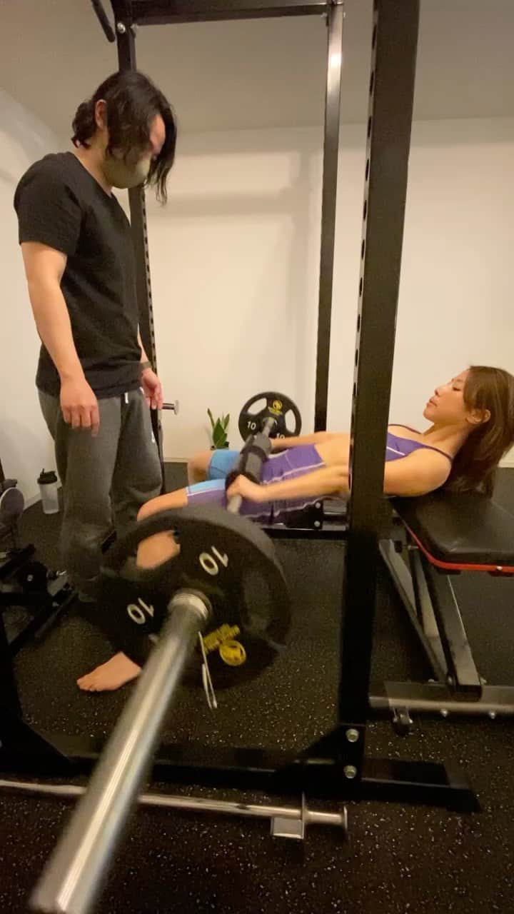 黒澤まさ美のインスタグラム：「. とにかく#おしり の日だった今日 . #筋トレ女子  . @yuta_asai_  @lore_jp  #workout  #fitness #bodymake  #diet #hipthrust  #hipthrusts  #筋トレ #筋トレ動画  #ボディメイク #ダイエット #自由が丘ジム #自由が丘サロン」