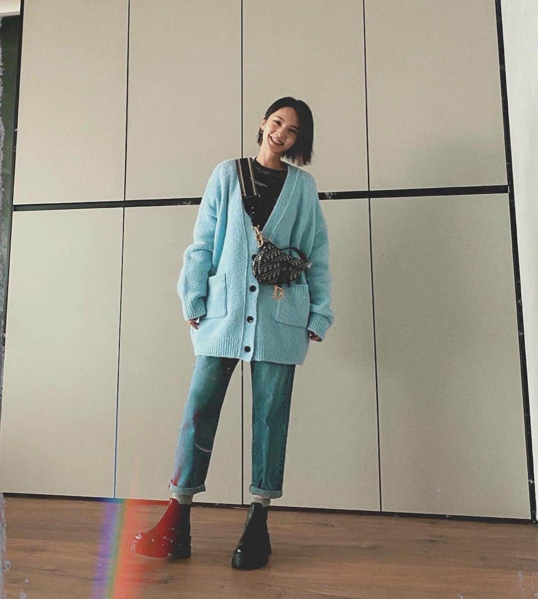 レイニー・ヤンのインスタグラム：「🧨 出門拜年 初三穿搭 分享大家  #ootd #穿搭照」