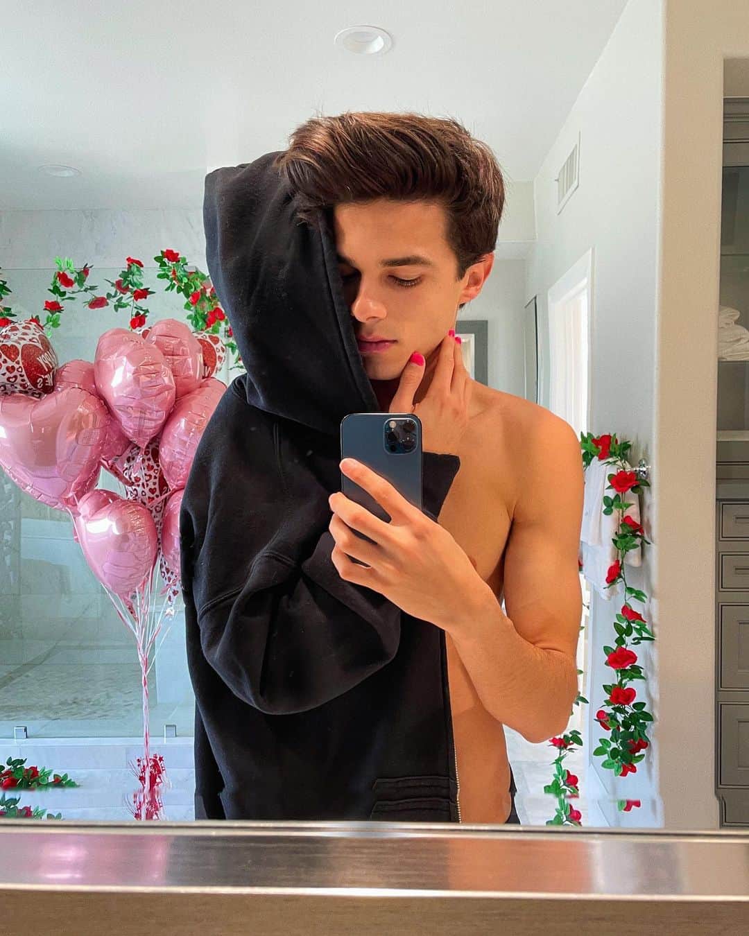 Brent Riveraのインスタグラム：「Me and bae on Valentine’s Day 💖❤️」