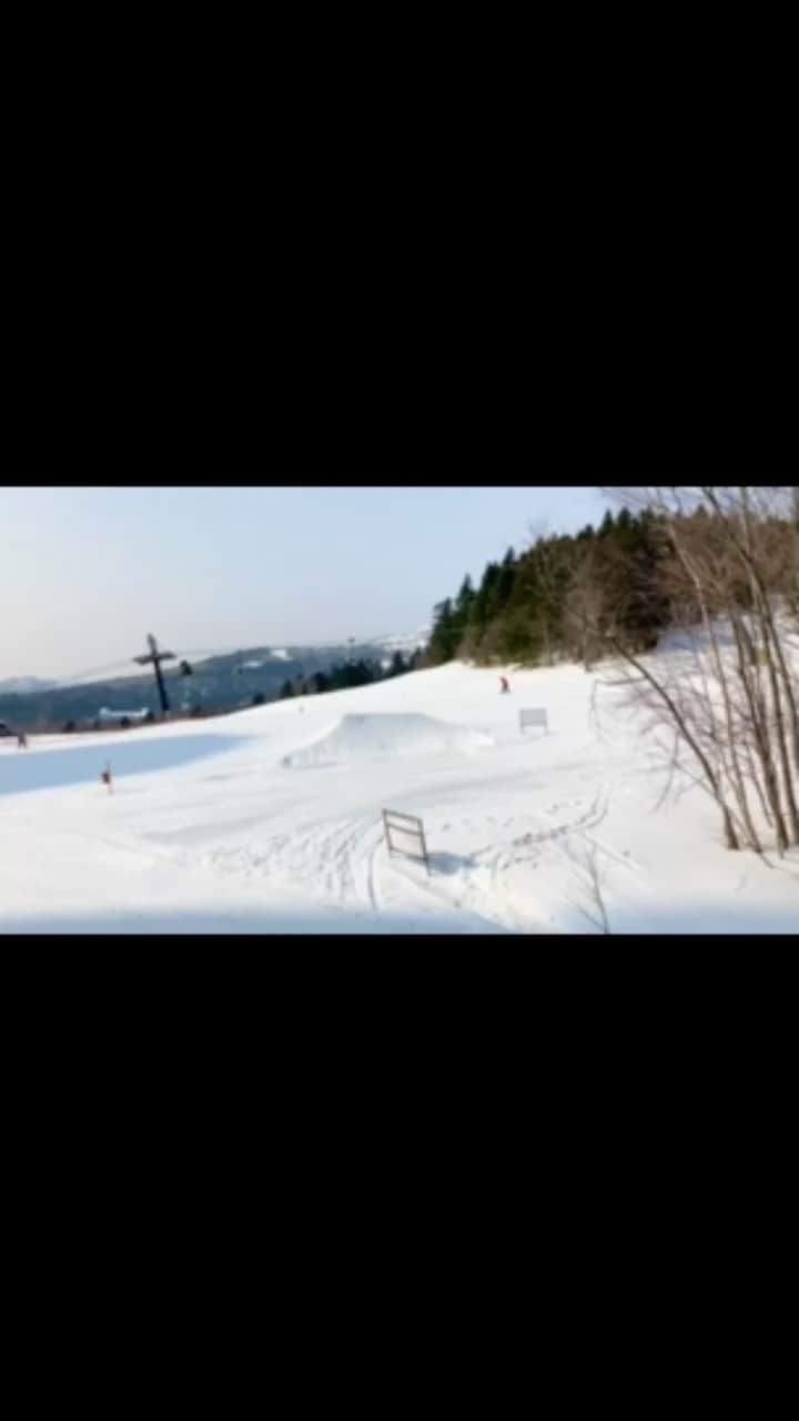 星野リゾート　トマムのインスタグラム：「Today’s Hoshino Resorts TOMAMU  #HoshinoResorts #星野リゾート #tomamu #hoshinoresortstomamu #星野リゾートトマム #トマム #risonaretomamu #リゾナーレトマム #risonare #リゾナーレ #北海道旅行 #星野集團 #Hokkaidotrip #ski #snowboarding」