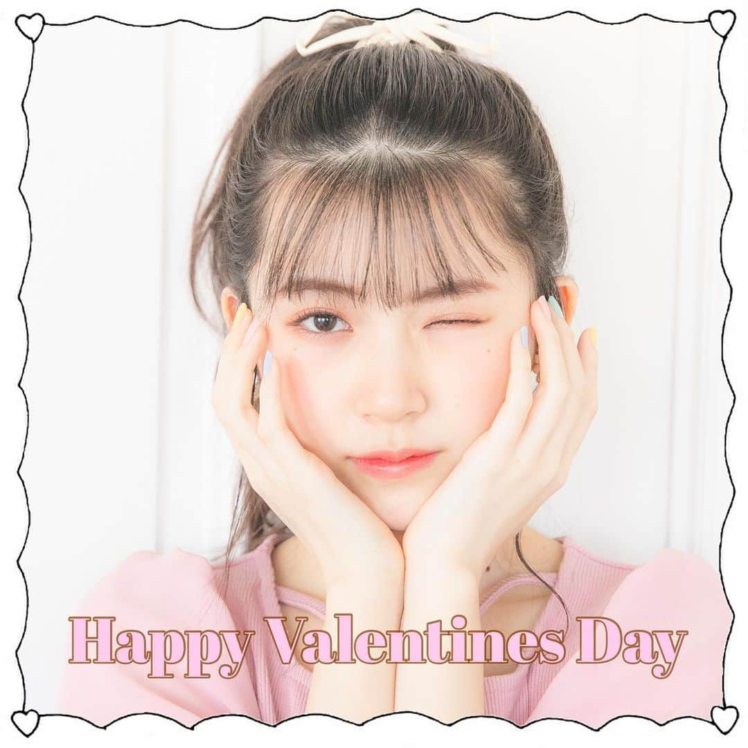 PINK-latteさんのインスタグラム写真 - (PINK-latteInstagram)「【🍫Ｈappy Valentine's Day💖】 _ _ ハッピーバレンタイン😘💓 みんな今日はチョコ作ったりしてるのかな？☺️ 女の子が1年で1番ドキドキする日な 気がするーっ🥺💕 _ みんなのバレンタインの過ごし方 教えてねーっ😆❤️ カナラテバレンタインもみんなが作ってくれるのを願って 加工できるよう原画も載せておくね🤭💓 _ _  #ピンクラテ　#PINKLATTE #KANALATTE #カナラテ　#小林花南 #バレンタイン　 #jc #中学生　#中学生女子」2月14日 16時52分 - _pink_latte