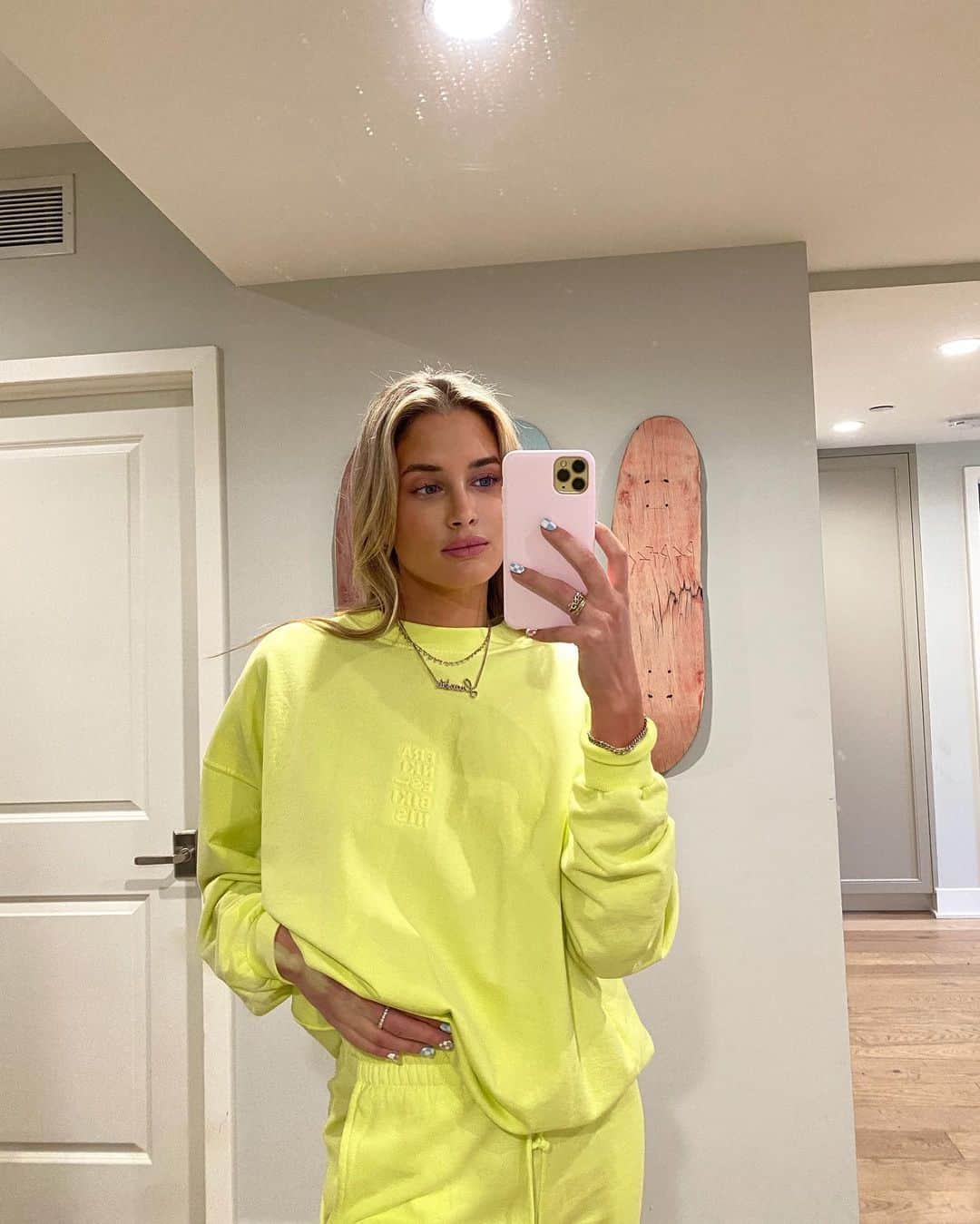FRANKIES BIKINISさんのインスタグラム写真 - (FRANKIES BIKINISInstagram)「7 Days of Frankies Fits 🍋✨ Founder  @francescaaiello is back with styling her favorite pieces from our Spring 2021 collections.   Outfit 4: sneak peek! 🤭 new loungewear color: Lemonade, paired with Nikes. #FrankiesFits」2月14日 8時19分 - frankiesbikinis