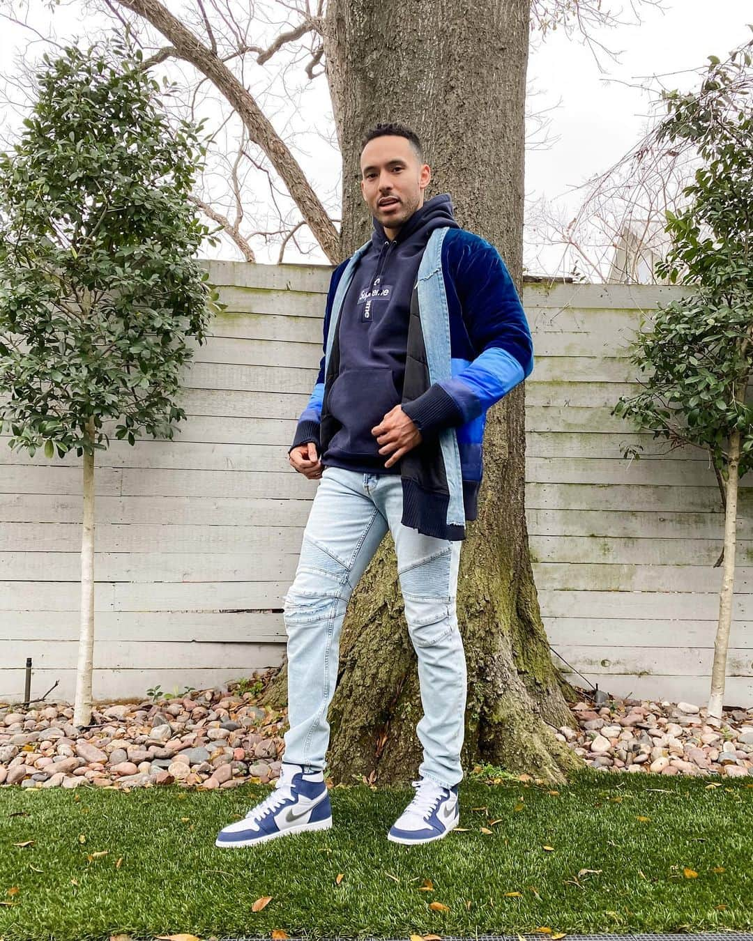 カルロス・コレアさんのインスタグラム写真 - (カルロス・コレアInstagram)「Hoodie season in Houston ❄️」2月14日 8時41分 - teamcjcorrea