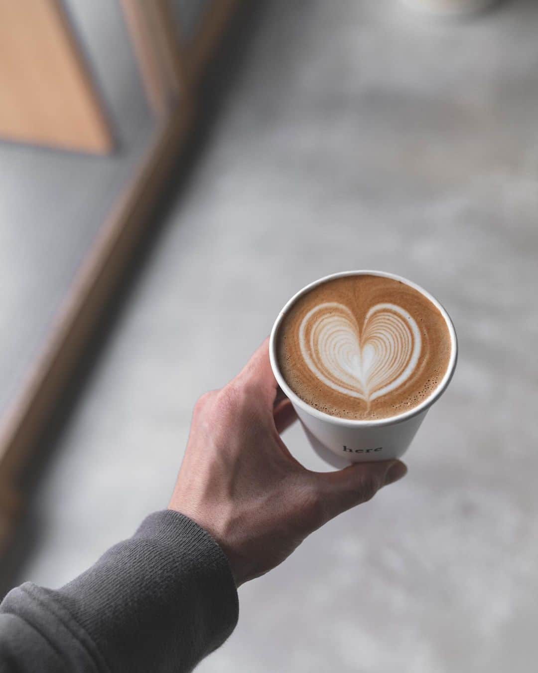 山口淳一さんのインスタグラム写真 - (山口淳一Instagram)「Good morning. 東北地方にお住まいの方、余震にはくれぐれもお気をつけ下さい。 —— #japan #kyoto #here #coffee #herekyoto #canele #latte #latteart #art #cafe #slayer #espresso #roasting #glass #日本 #京都 #コーヒー #カヌレ #ココカヌレ #ラテ #ラテアート #アート #スレイヤー #エスプレッソ #焙煎 #バリスタ #グラス #おうちでココカヌレ #お取り寄せ #お取り寄せスイーツ」2月14日 8時44分 - junichi_yamaguchi