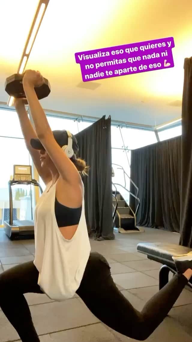 ヤネット・ガルシアのインスタグラム：「Visualiza eso que quieres y no permitas que nada ni nadie te aparte de eso 💪🏻🔥 JUST KEEP GOING!!!!」