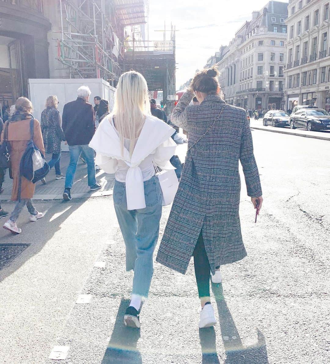 Sachiのインスタグラム：「I miss another sky  London 2018  #sachiのanothersky#london#girls」