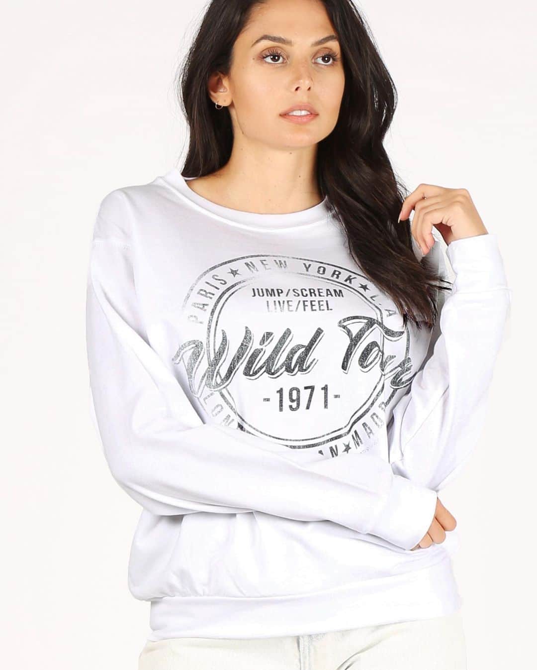 プリンス ピーターのインスタグラム：「Wild Tour #PULLOVER. Shop at @saksoff5th NOW! (Or click link in photo)  #pullover #pullovers #graphictees #comfyoutfit #comfy #loungewear #worldtour #bandapparel #bandclothes」