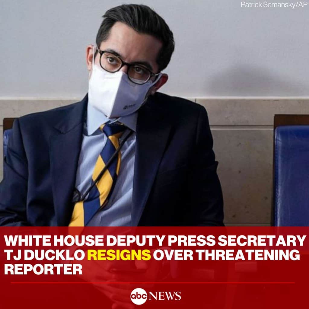 ABC Newsさんのインスタグラム写真 - (ABC NewsInstagram)「A White House press aide who reportedly threatened a reporter working on a story about his relationship with another journalist has resigned. READ MORE AT LINK IN BIO.」2月14日 9時54分 - abcnews