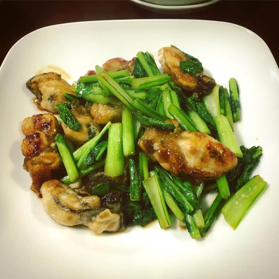 大岡源一郎のインスタグラム：「カキうまうま。 . #gennozi母ちゃん飯 #即Good」