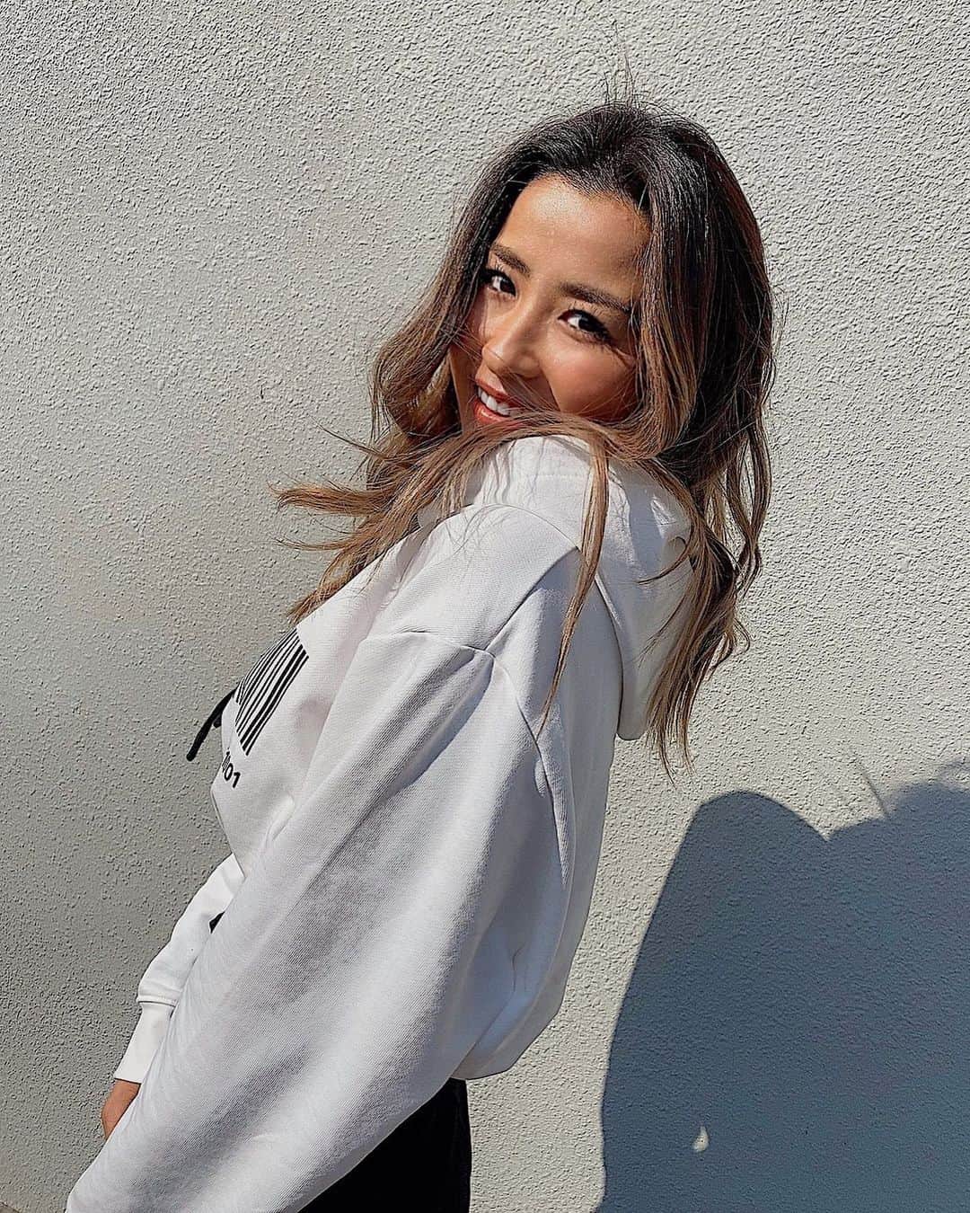 MIYAのインスタグラム：「🥀🍫❤️﻿ ﻿ ﻿  #hi #haveaniceday #☀️ #❤️ #🌈」