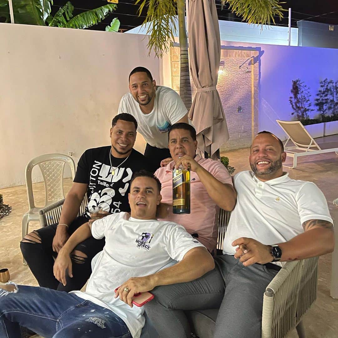 ジョーダン・ノルベルトのインスタグラム：「@wily_peralta38  noche  de cumple @weby_08」