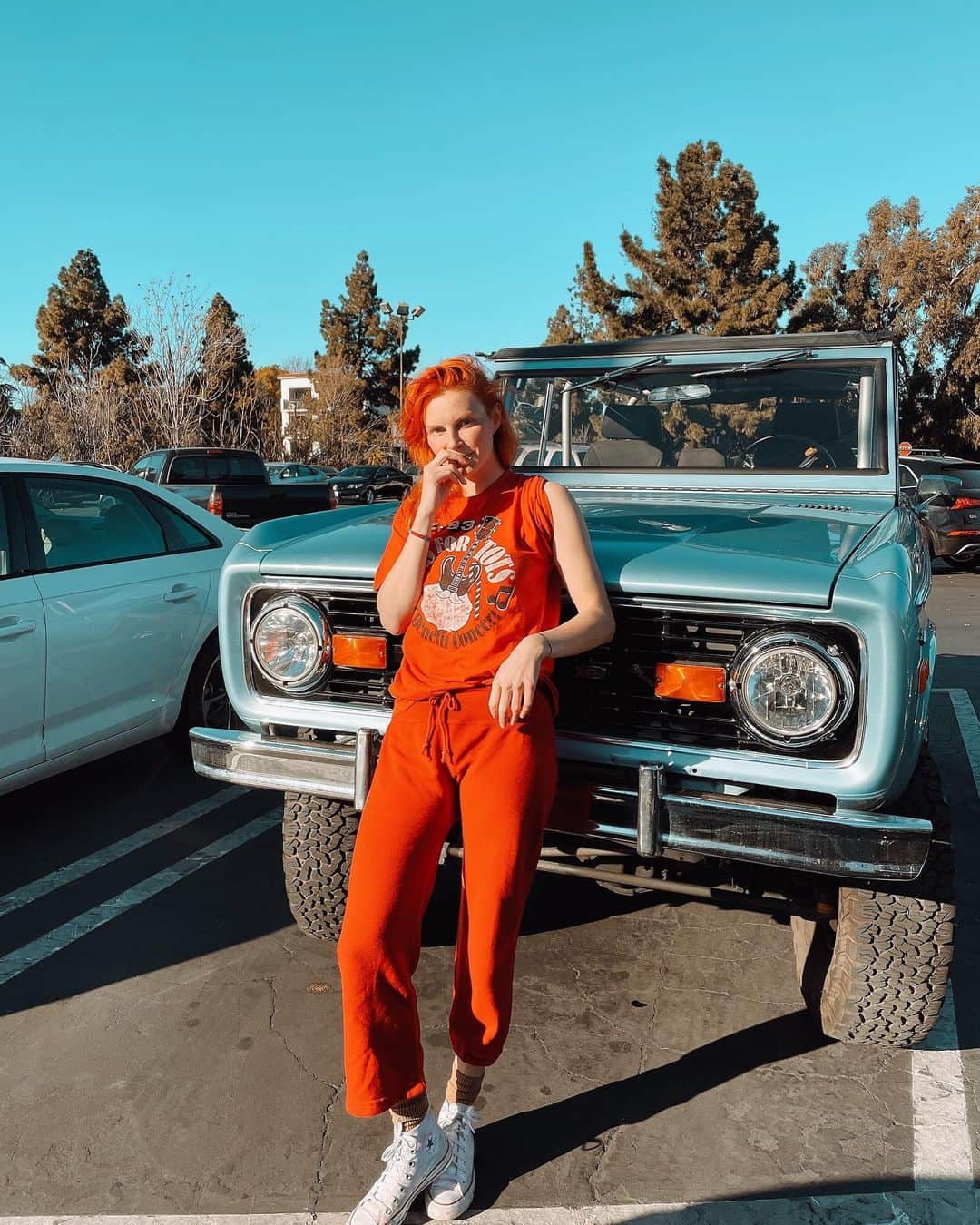 フィービー・ダールのインスタグラム：「🍒💣」