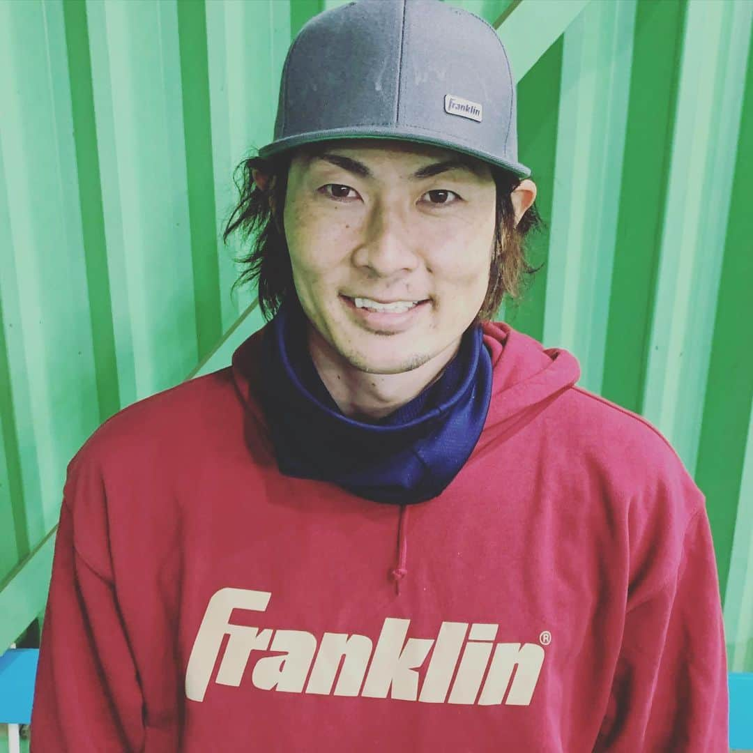 石川雄洋さんのインスタグラム写真 - (石川雄洋Instagram)「今日も元気に頑張ります！！  Franklinのパーカーと帽子でテンション上げて行きます！  カシマヤ製作所様、担当の内藤雄太様かっこ良い用具いつもありがとうございます😭 * #石川雄洋 #Franklin #カシマヤ製作所 #丸山和也 #空凛治療院 #内藤雄太」2月14日 11時19分 - takehiro.ishikawa_official