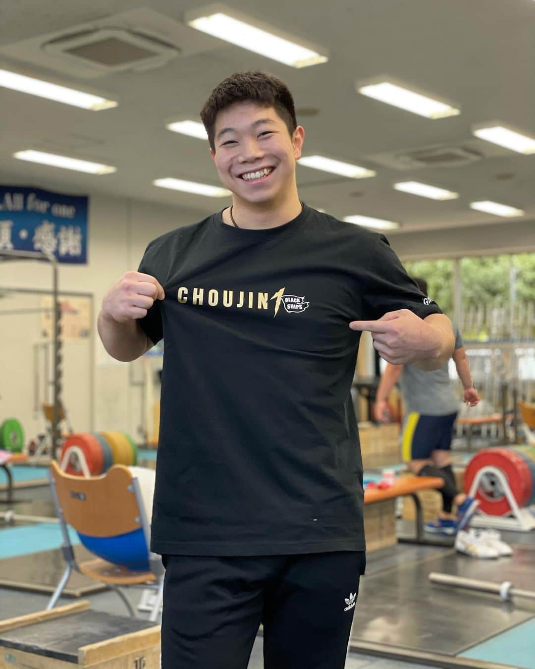 のインスタグラム：「CHOUJIN1  Tシャツ👌  しかもgoldいただきました！ @blackships_choujin1   @dsato_blackships  ありがとうございます！！」