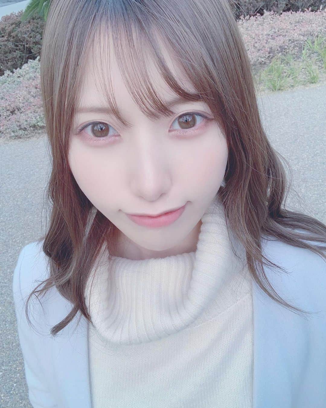 まきせれなのインスタグラム：「巻いた ( ⸝⸝⸝ᵒ̴̶̷ωᵒ̴̶̷⸝⸝⸝) バレンタインだね😘 ໒꒱· ﾟ #ライブ配信#ゲーム好き#ゲーム女子#自撮り#他撮り#タグの迷走 #ピンクメイク#followme#happyvalentinesday#アニメ好き#邦ロック女子#アイドル好き#オタク女子#japanesegirl#makeup#同担拒否」