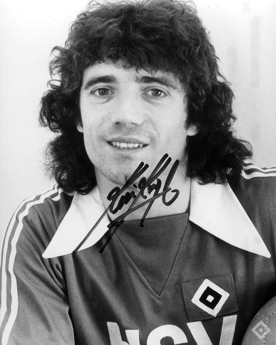 ハンブルガーSVさんのインスタグラム写真 - (ハンブルガーSVInstagram)「Deutscher Meister, Europas Fußballer des Jahres, brillanter Stürmer – Heute feiert mit Kevin #Keegan einer der größten HSVer aller Zeiten seinen 7️⃣0️⃣. Geburtstag 🎂 Wir wünschen der „Mighty Mouse“ alles Gute zum Ehrentag und Glück sowie Gesundheit für das neue Lebensjahr 💐💐💐   #nurderHSV #Keegan #HappyBirthday  📸 @witters_sportfotografie」2月14日 17時13分 - hsv