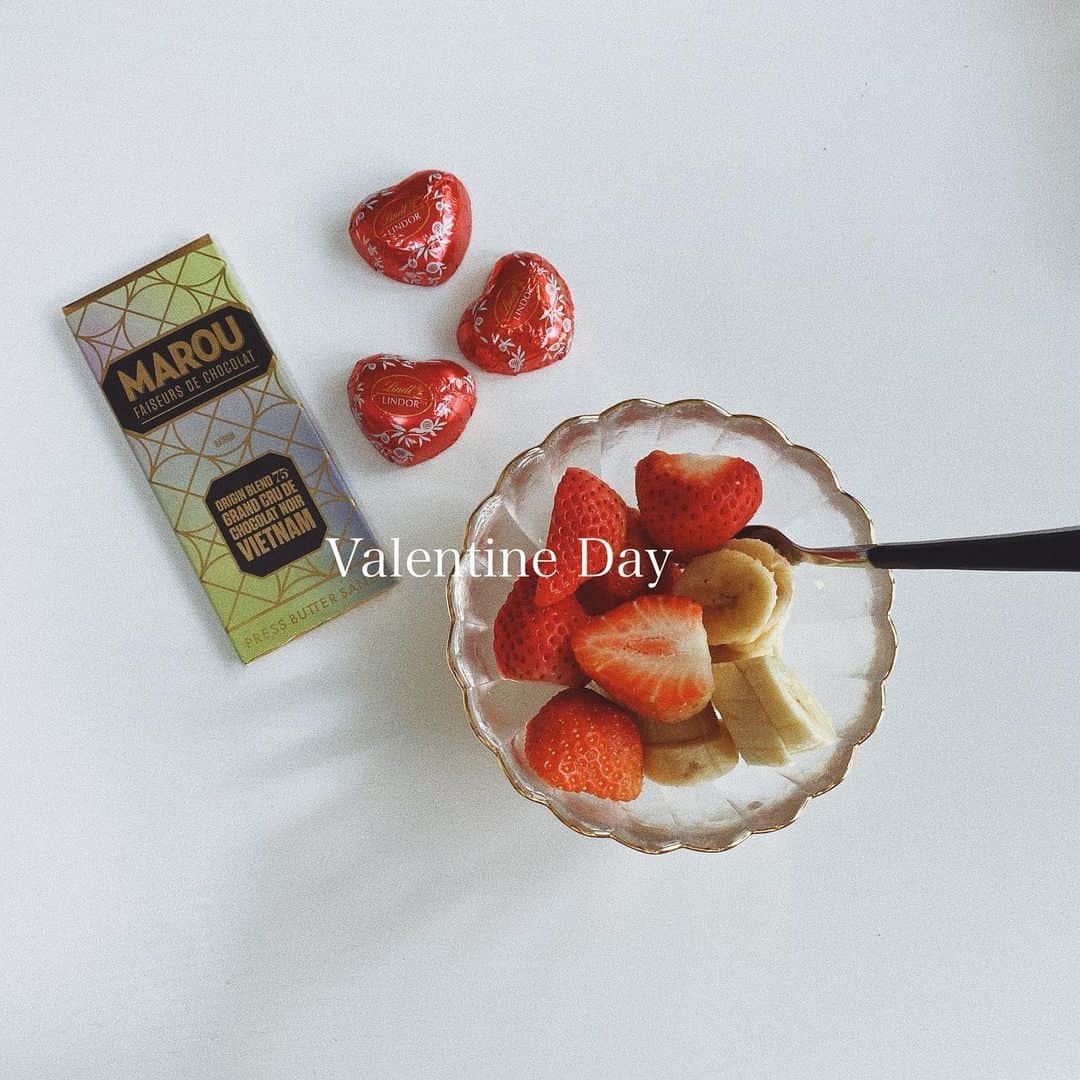 安中芙美さんのインスタグラム写真 - (安中芙美Instagram)「ㅤㅤㅤㅤㅤㅤㅤㅤㅤㅤㅤㅤㅤ Happy Valentine Day 🍫 今日は旦那に感謝を伝えよう🫂💓 ㅤㅤㅤㅤㅤㅤㅤㅤㅤㅤㅤㅤㅤ 朝ごはんは息子の余り物フルーツ🍓🍌」2月14日 11時48分 - fumitwinsworld