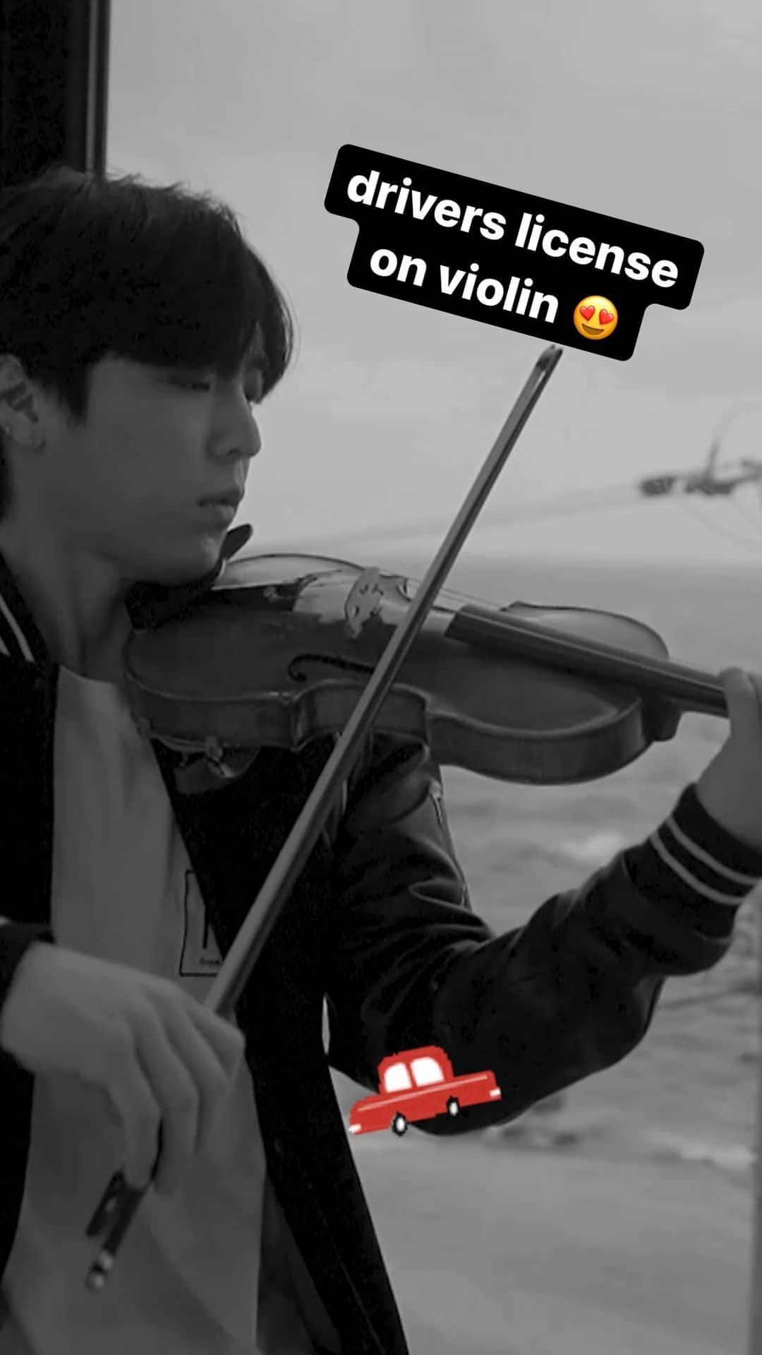 Jun Sung Ahnのインスタグラム：「drivers license on violin 😍🎻」