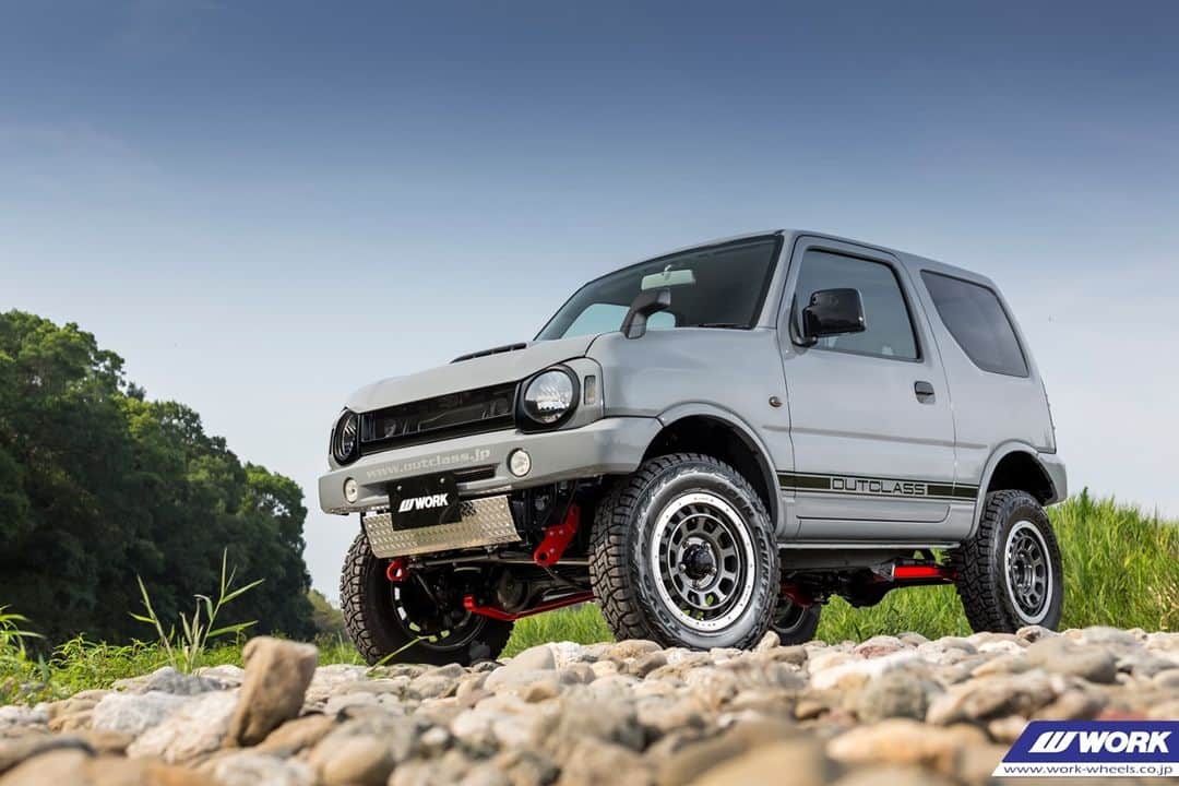 のインスタグラム：「OUTCLASS Suzuki Jimny on WORK Crag T-Grabic #artofwheel」