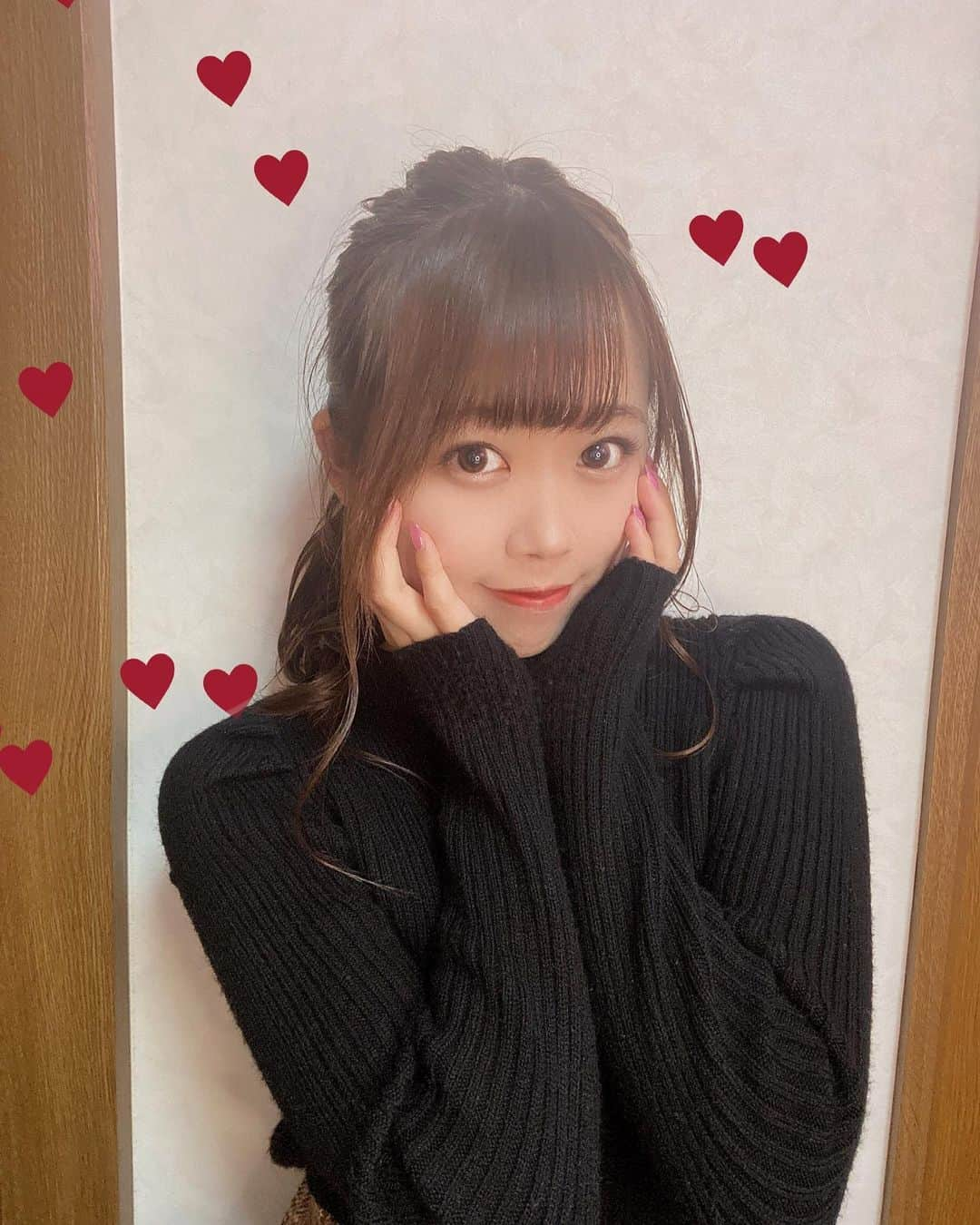 REINAさんのインスタグラム写真 - (REINAInstagram)「﻿ ♡♡♡﻿ ﻿ Happy Valentine Day🍫✨﻿ ﻿ ♡♡♡﻿ ﻿ ﻿ 今日は素敵な1日になりますように☺️💭﻿ ﻿ ﻿ ﻿ 皆さまにバレンタインの贈り物として、、﻿ TikTokアップしてます🙈♥️﻿ ﻿ 初投稿、是非見てください♩﻿ （ちょっと緊張してます🤭🤭🤭笑）﻿ ﻿ ﻿ フォロー、いいねもお待ちしています︎︎ね🌼﻿ ﻿ ﻿ ﻿ ﻿ ﻿ ﻿ ﻿ #オリックス #BsGirls #Bs2021 #NPB ﻿ #buffaloes #ORIX #プロ野球 #baseball ﻿ #野球 #野球好き #オリ姫 #野球女子﻿ #オリックスバファローズ ﻿ #バレンタイン #バレンタインデー﻿ #贈り物 #TikTok #らびゅ﻿ #reina_bsgirls #reina_360 #SMILE全開﻿ #instalike #followme #🌼 #🥐」2月14日 12時00分 - reina_bsgirls_360