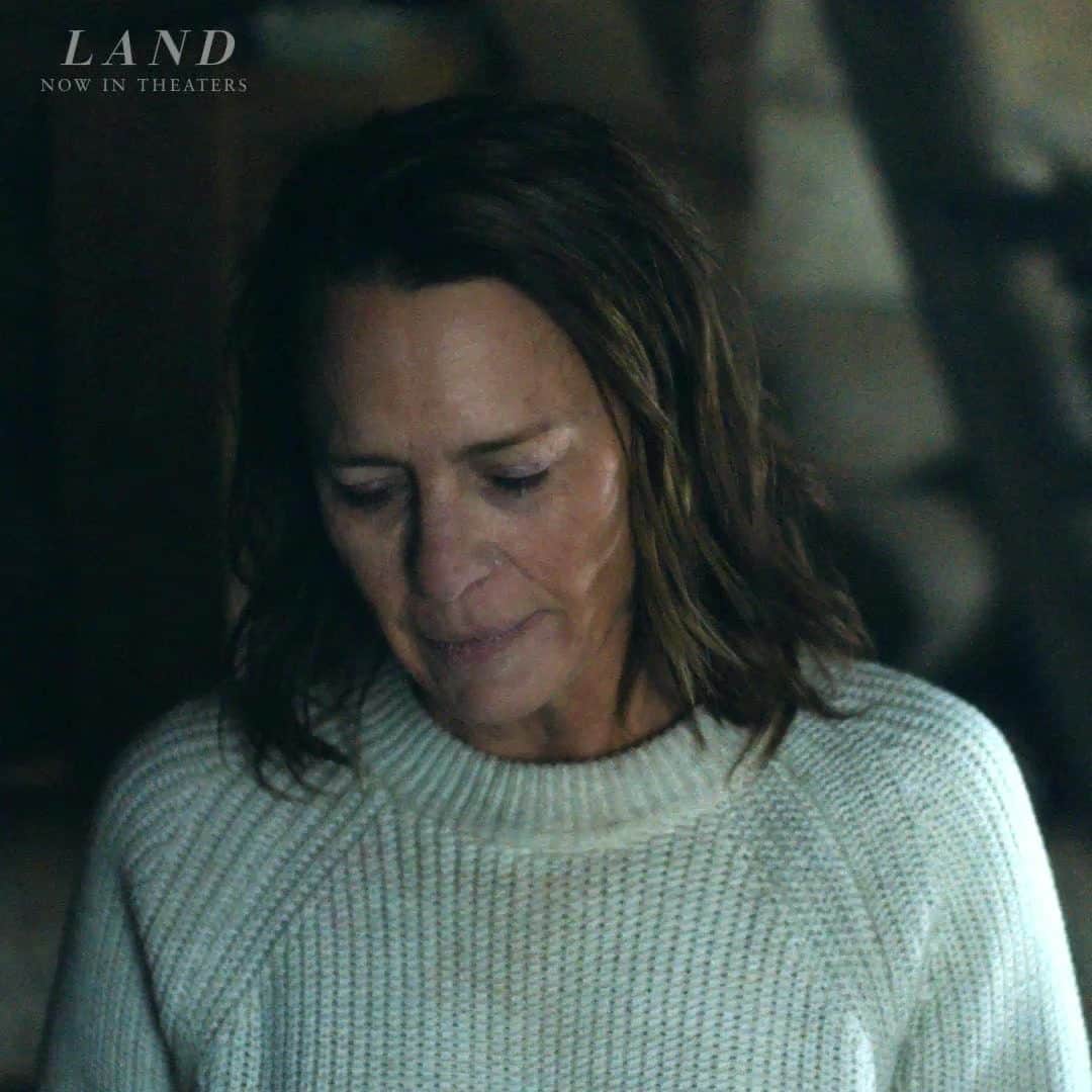 ロビン・ライトのインスタグラム：「Hope lands in unexpected places. 🏔✨ @landthefilm is now playing in theaters. Find out where it’s showing at the link in my bio.」