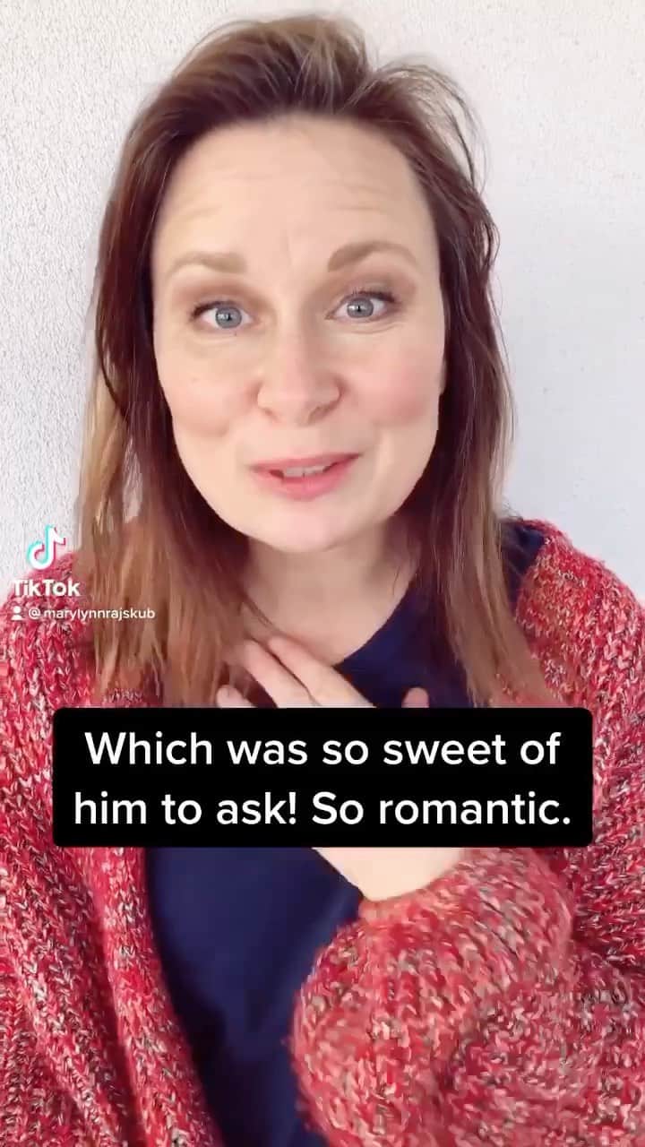 メアリー・リン・ライスカブのインスタグラム：「#valentinesday #romance #fail #costco #icecream #listen #lovers #whores #marriage #perfectmatch #partone #standupcomedy #funny #marylynnrajskub」
