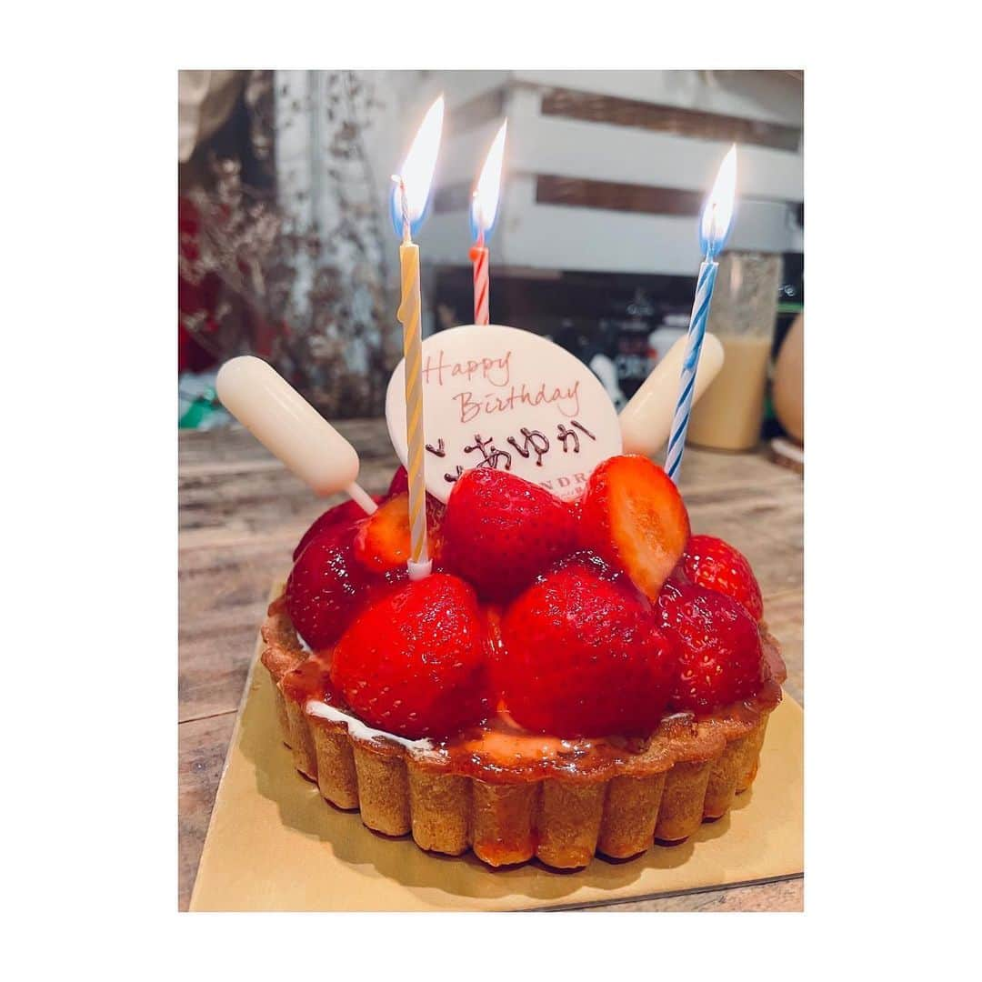 あゆかさんのインスタグラム写真 - (あゆかInstagram)「#february3rd  #birthday  #birthdaycakes  #🎁 #🎂 #love  #mysis  #and #boss !!🗻 #and #bby」2月14日 12時12分 - ayuka_23