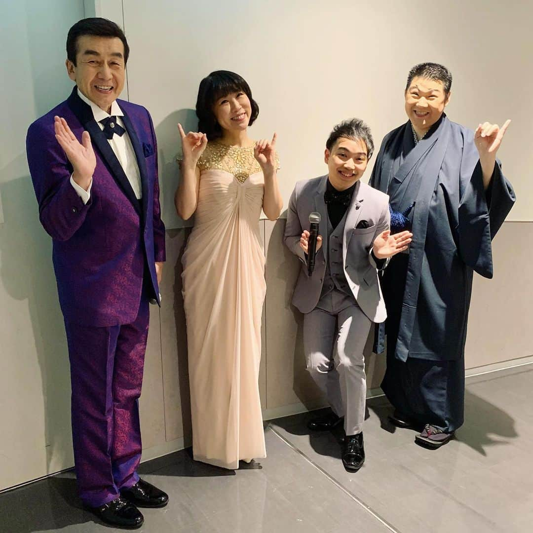 北島兄弟のインスタグラム：「* 本日2/14(日)19:30〜BSプレミアム「新・BS日本のうた」に出演いたしますので、ぜひご覧下さいませ☺️ ・ 皆様、昨夜の地震は大丈夫でしたか？ くれぐれもお気をつけてお過ごし下さい。 ・ ・ #新BS日本のうた #BSプレミアム #今夜 #放送 #水森かおり さん #池田輝郎 さん #三丘翔太 さん #大江裕」