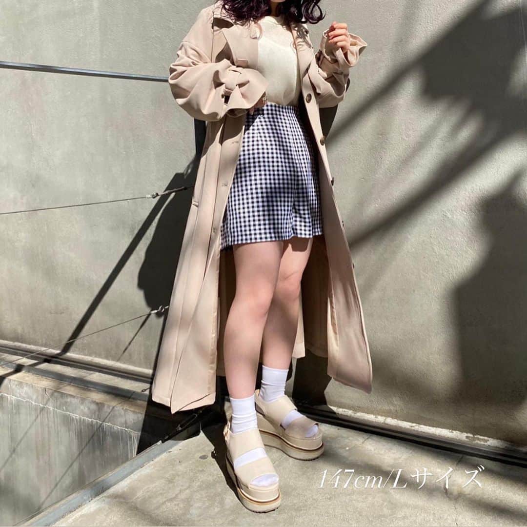 one after another NICECLAUPさんのインスタグラム写真 - (one after another NICECLAUPInstagram)「ㅤㅤㅤㅤㅤㅤㅤㅤㅤ﻿ \\身長別トレンチコート比較🧥//﻿ ﻿ 2/17まで店頭で受注会をしている﻿ 人気の身長別トレンチの着丈比べ🌈﻿ ﻿ ▫︎身長別トレンチ﻿ #131200090 ¥8,900+tax﻿ ﻿ ﻿ 身長147cmの﻿ @nice_araki0811  身長160cmの﻿ @miyaxx1217  身長165cmの﻿ @megumi61062  がミニ丈、ミディ丈、パンツで﻿ 身長別トレンチを着回しています🧁﻿ ﻿ 近い身長の方はご参考にぜひ🥺﻿ ﻿ ﻿ 店頭&公式通販は2/17までにご予約で﻿ ノベルティのモバイルショルダーをpresent✨﻿ ﻿ WEB予約もご活用ください🐻❤︎﻿ ﻿ ﻿ ﻿ #ナイスクラップ #niceclaup #コーディネート#ootd #coordinate #ナイスクラップのコーデ #ナイス女子 #myナイス　#春アウター　#春　#トレンチコート　﻿ #トレンチ　#trenchcoat #trench」2月14日 12時41分 - niceclaup_official_
