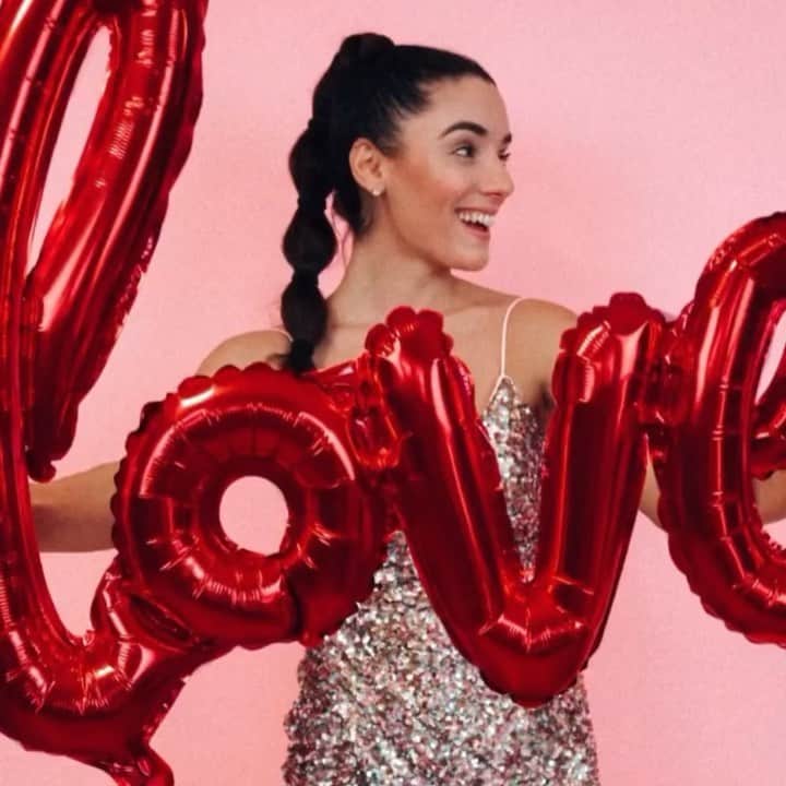 ブラックハローのインスタグラム：「Happy Galentine's Day ❤️ // Who needs a man when you got the girls! // #BHMUSES @thekelsg」