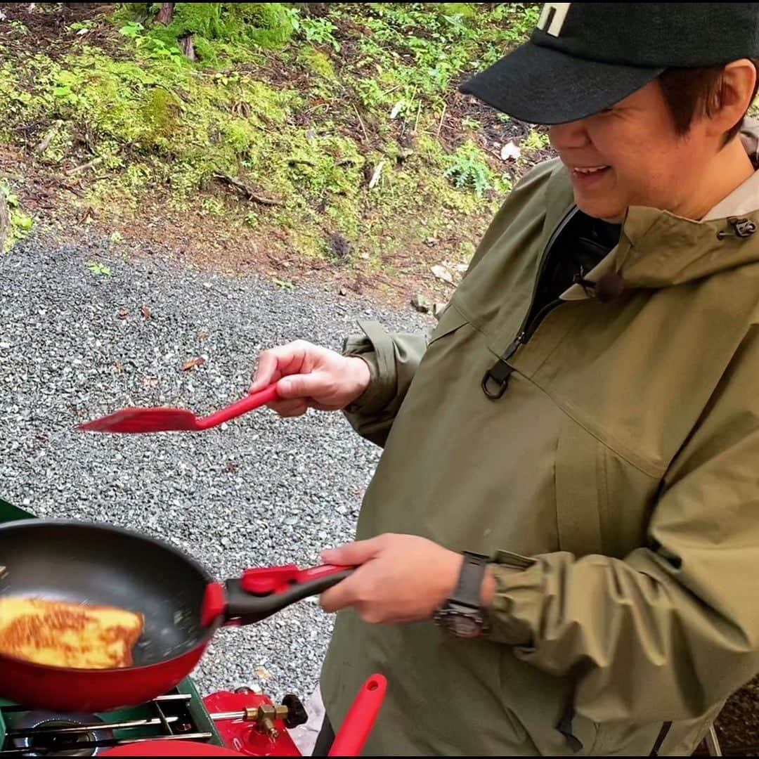 植草克秀のインスタグラム：「フレンチトーストもいい感じ👍  #植草克秀  #katsuhideuekusa  #キャンプ #キャンプ飯」