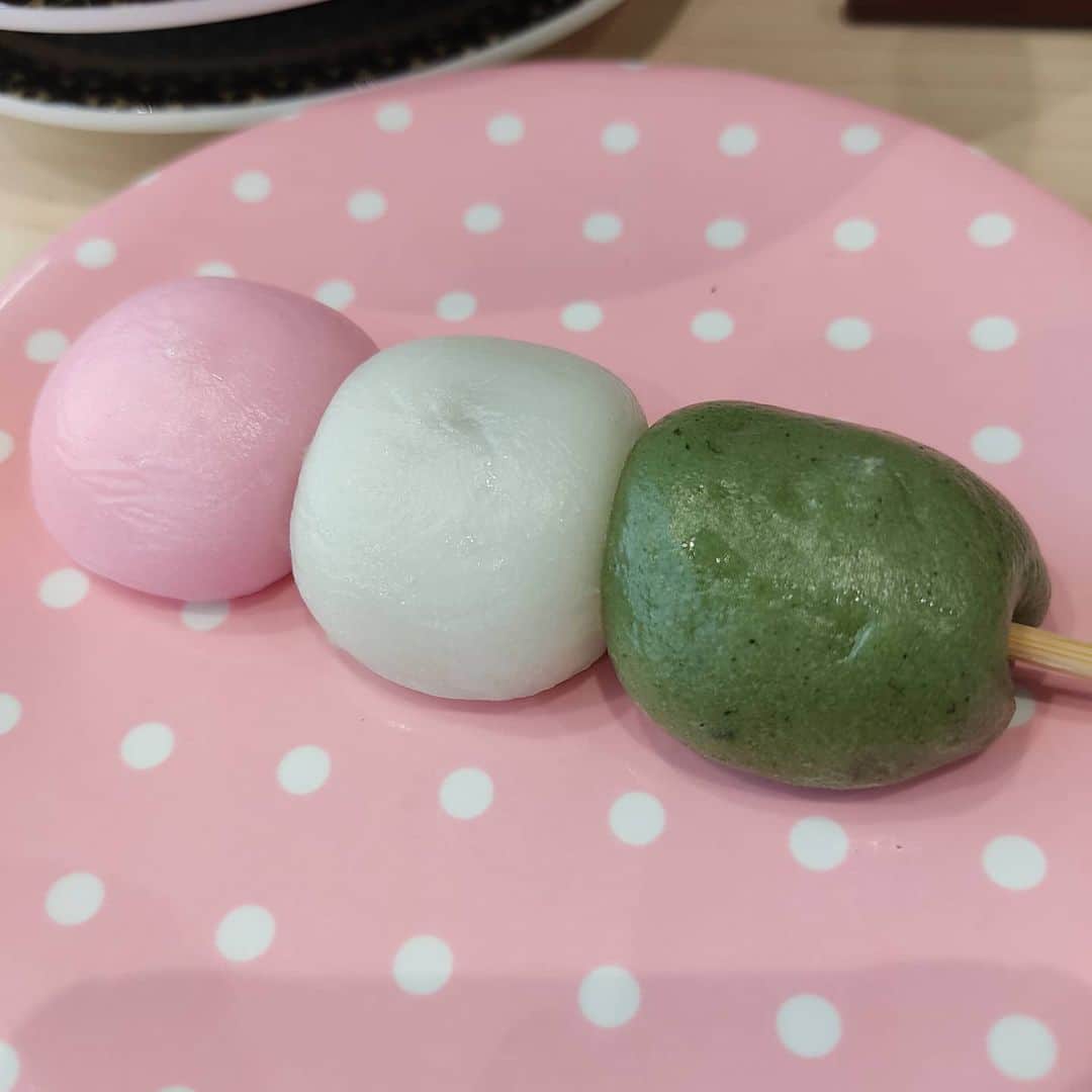日向正樹のインスタグラム：「はま寿司〜。ごちそうさまでした。」