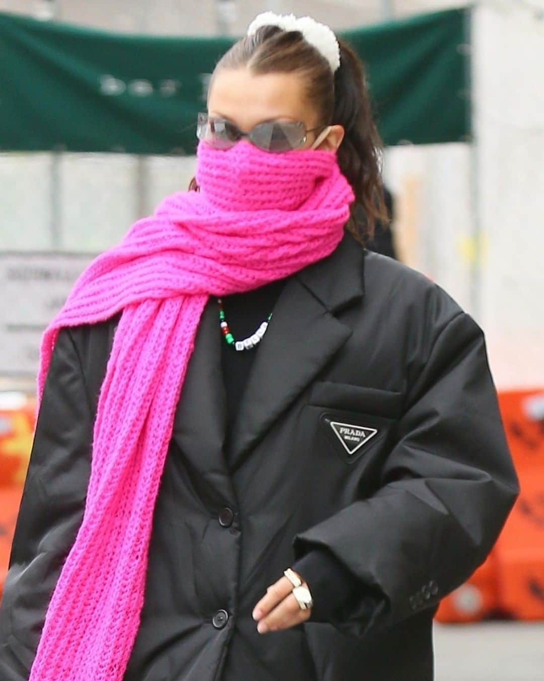 Just Jaredさんのインスタグラム写真 - (Just JaredInstagram)「@bellahadid braves the chilly weather as she steps out for lunch with friends in NYC.  #BellaHadid Photos: Backgrid」2月14日 13時20分 - justjared