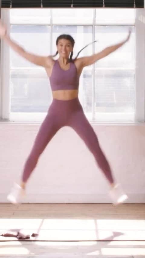エイミー・ウィラートンのインスタグラム：「It’s finally here ( link my bio ) !!! So many have asked for my post natal workout and here it is !! The @the_mummy_mot take you from birth all the way to full fitness in their new programme ! I struggled so much after having Dem , months of believing my body would never recover and my core was buggered for life ! This programme is the most up to date , advanced post natal recovery programme available ✅devised by the incredible physiotherapists @mandmpelvicpower @martakinsella who have helped me so much to get my body and my fitness back ♥️♥️♥️♥️ give yourself the best Valentine’s Day present ever and commit to being you again 🙌The first 100 girls to sign up get 20% off using my code ‘amyps20’ link to sign up is in my bio ! #postnatalfitness #postnatal #postnatalrecovery #postnatalworkout」