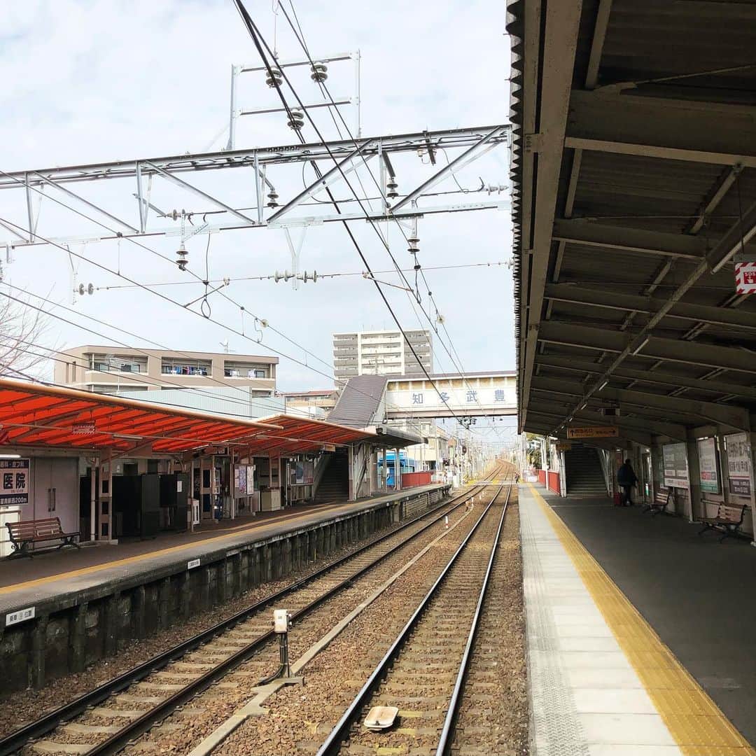 塩谷哲さんのインスタグラム写真 - (塩谷哲Instagram)「名古屋から名鉄の特急に乗り（展望席をゲット！）、知多武豊へ。 既に良い空気に包まれております♪ 16時からソロピアノ🎹コンサート、めちゃ楽しみです✋」2月14日 13時52分 - satoru_shionoya