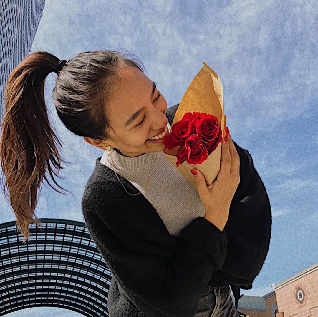 Megha Shrestha のインスタグラム：「Life gives us many things to be thankful for.I give thanks to god for you 🐒❤️   📸: @miumiu9601  写真めっちゃありがと😂❣️❣️ #happyvalentinesday #aoimona #fyp」