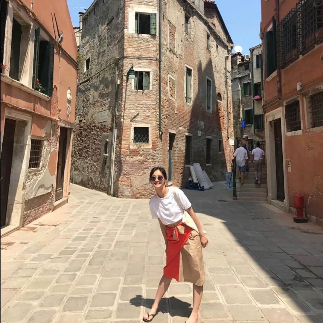 のインスタグラム：「#떠나고싶다😭✈️」